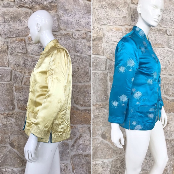Vintage 1960s Chinese Satin Blue Yellow Reversible Floral Jacket Frog Closures - Picture 2 of 16